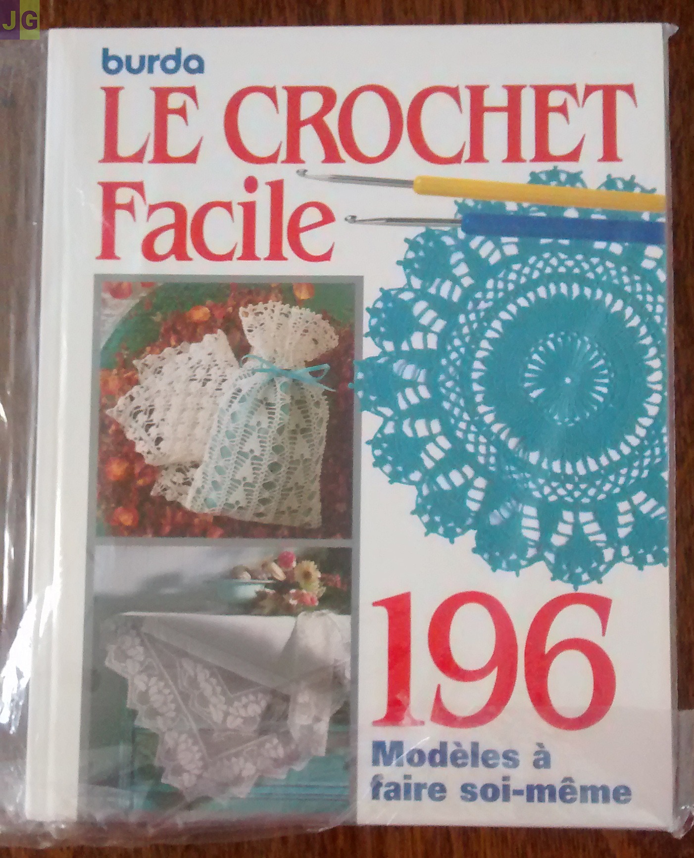 LE CROCHET FACILE - Pour débutante. 196 Modèles - Livres / BD