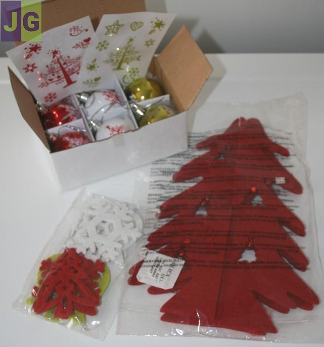 Mini-Sapin 26 cm rouge & minis grelots + 12 décos