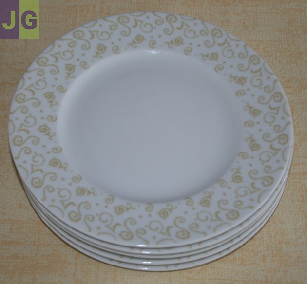 5 assiettes à dessert blanches/motifs or - Ø  19,5 cm