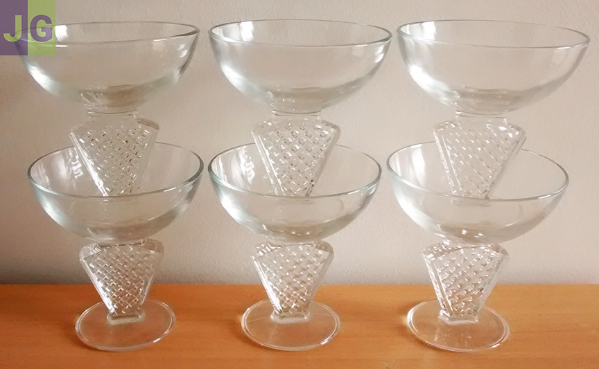 6 COUPES à GLACES Originales.