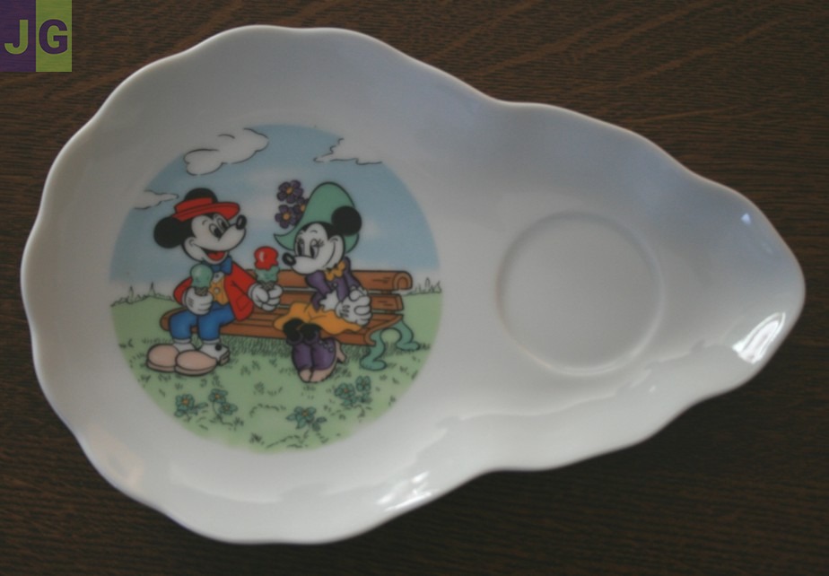 2 Assiettes porcelaine Mickey & Minnie. Disney.