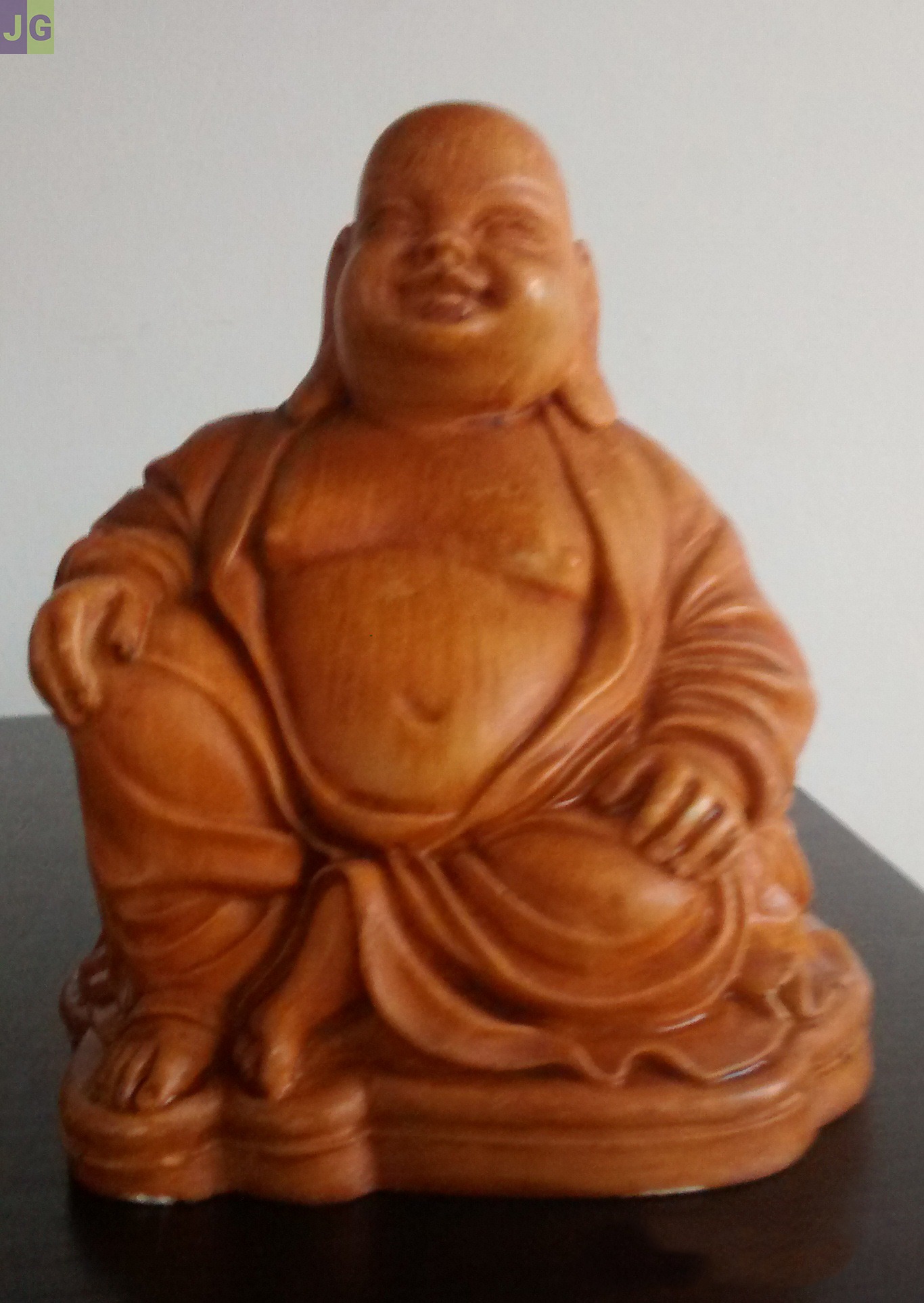 Statuette résine de Bouddha assis 7 X 8,5 cm.