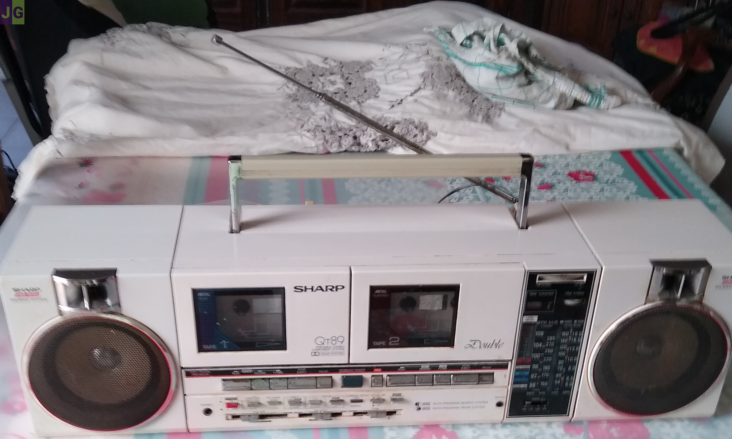 BOOMBOX Sharp QT-89 HW