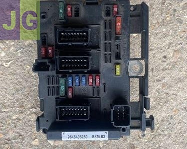 PLATINE FUSIBLE DE 206 S16