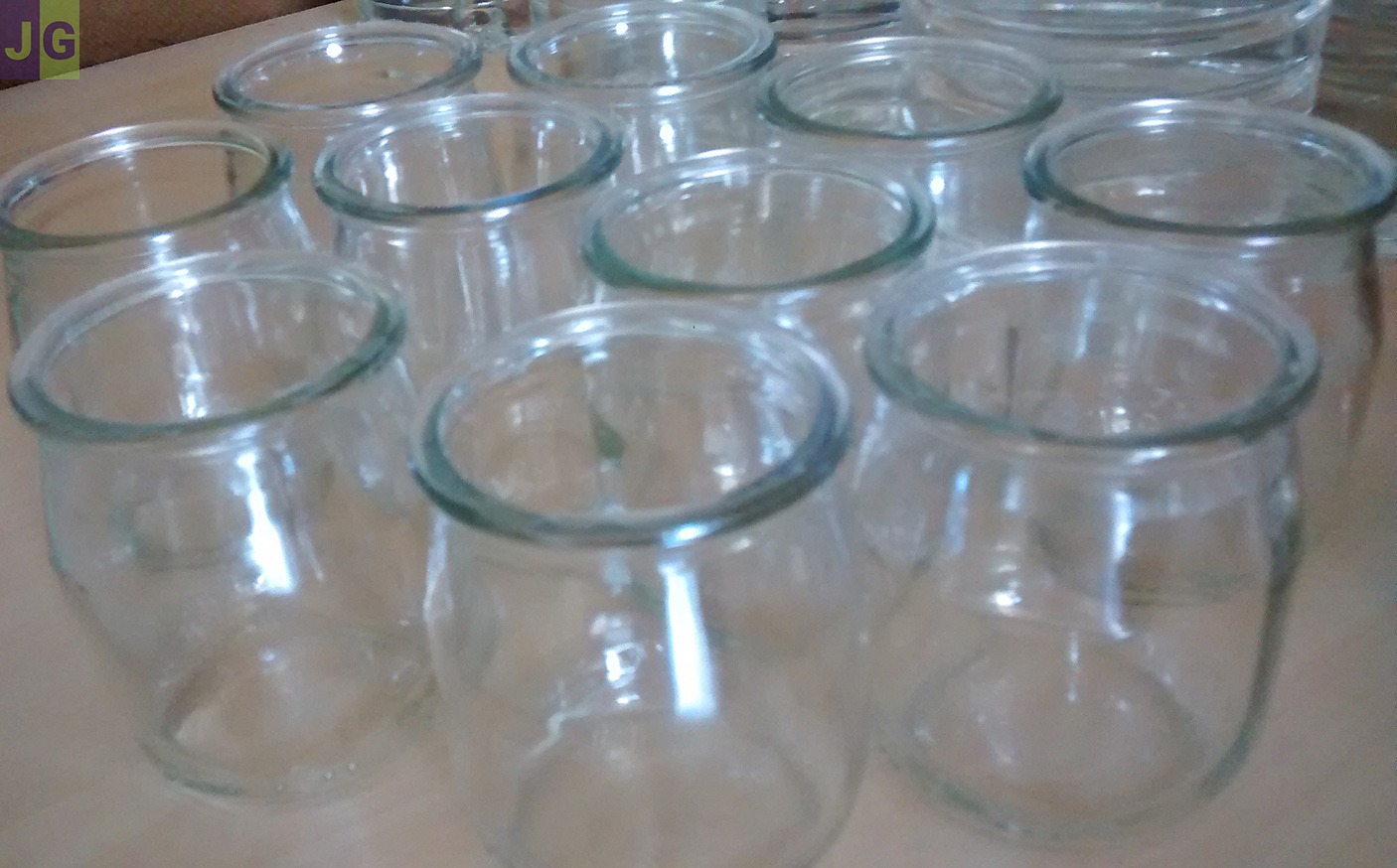 Par 100/50/25 pots (vides) de yaourt en verre. Haut : 7 cm - Ø 5,5 cm