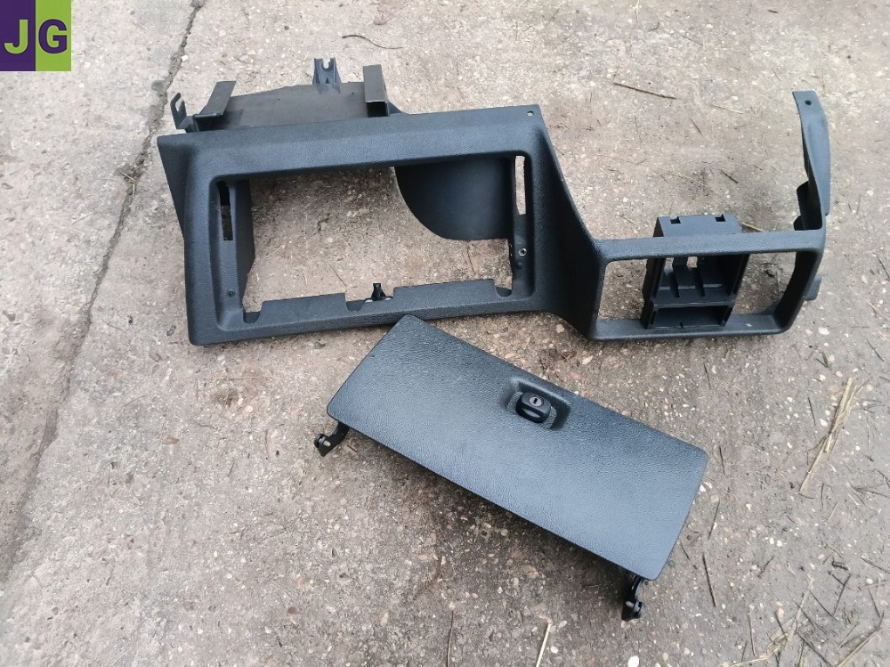 BOITE A GANT DE 205 GTI