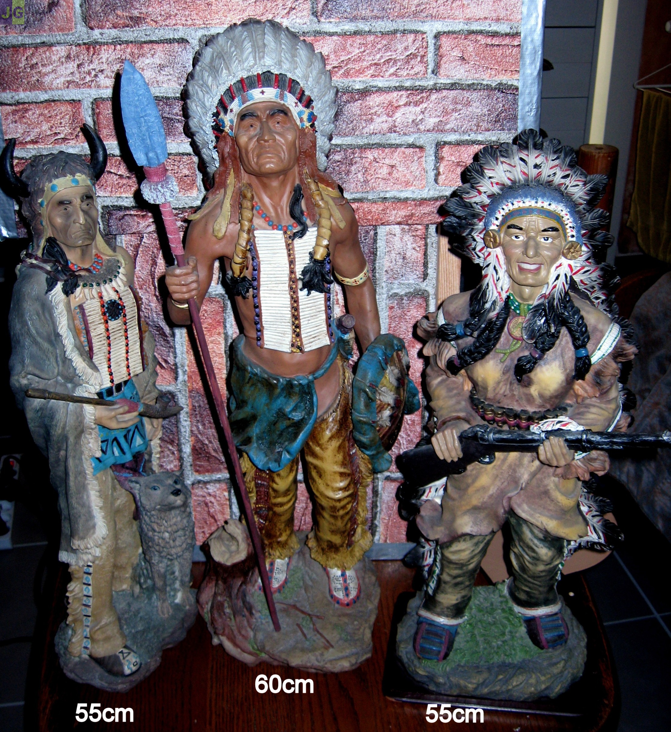 3 grandes statues d indien