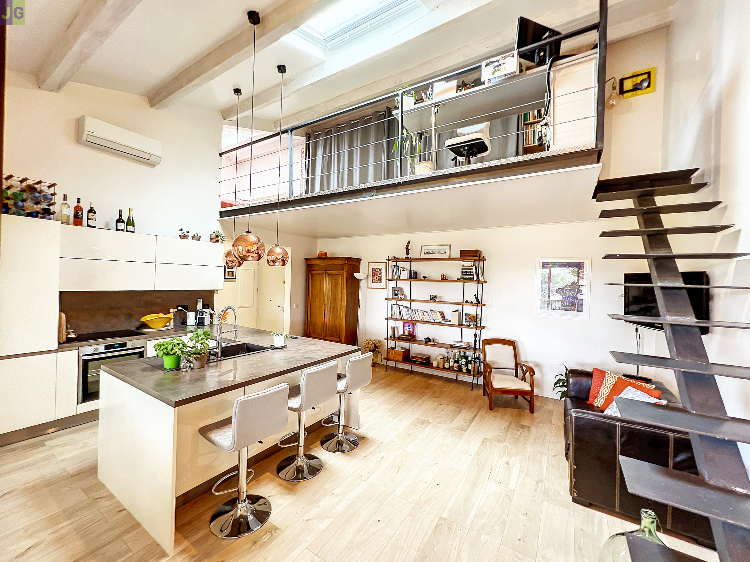 A LOUER APPARTEMENT/DUPLEX MOUGINS 70m² 3Pieces 2 chambres Etg 1/1
