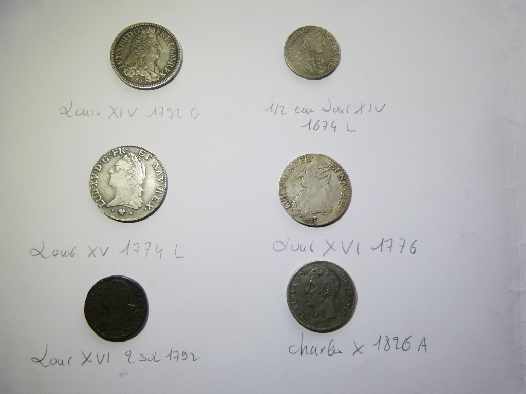 lot  de 3 coffrets   monnaies  france  dont royales