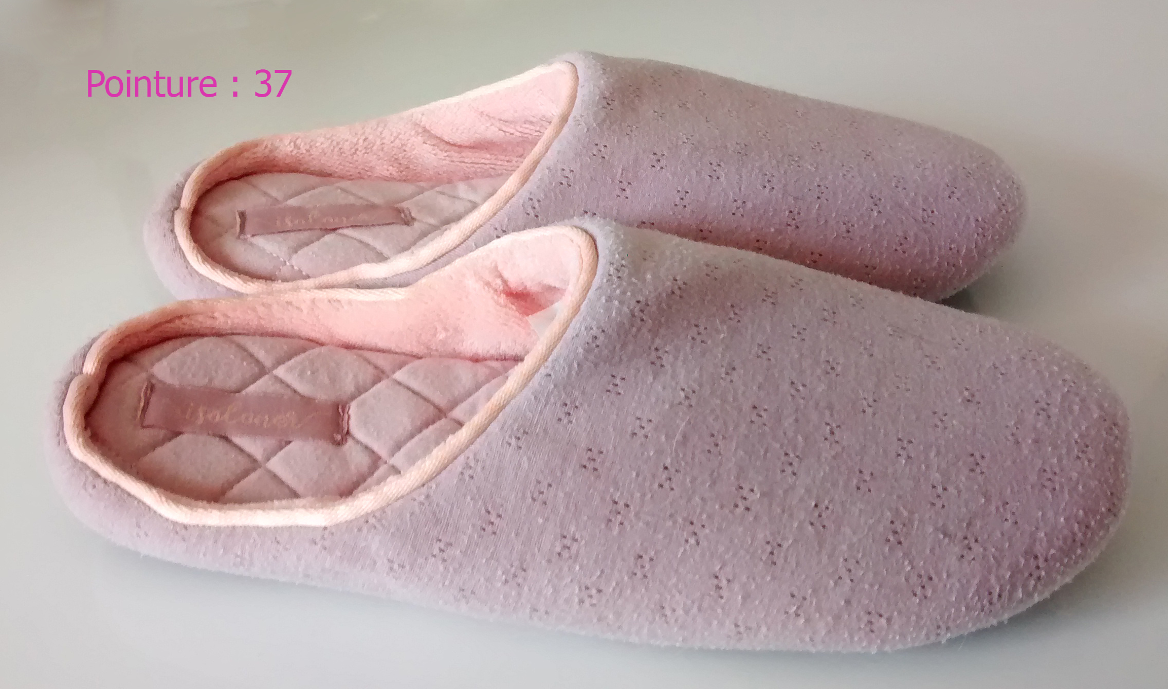 Pantoufle ou Chausson rose Isothoner. Pointure : 37