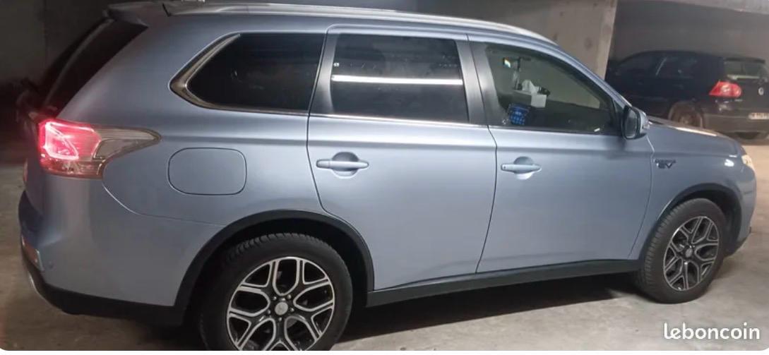 MITSUBISHI OUTLANDER
