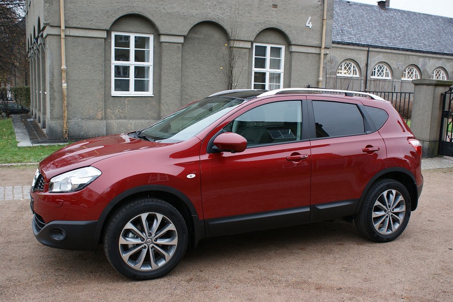 Nissan Qashqai 2.0 4x4 ACC Navi PDC AHK Tempo Pano