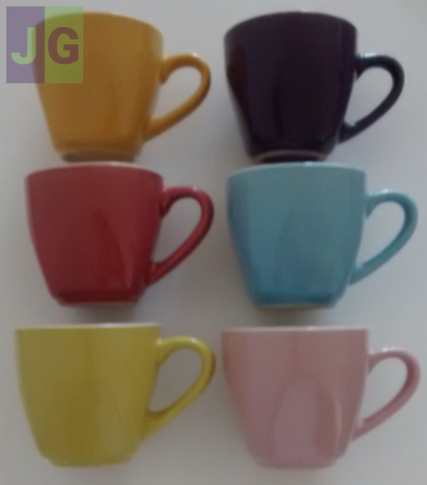 6 tasses à café multicolores (pas de sous-tasses)